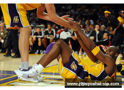 NBA球员摔倒：体育场上的起伏与韧性